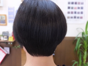 マレーアレナータ縮毛矯正でショートヘアスタイル