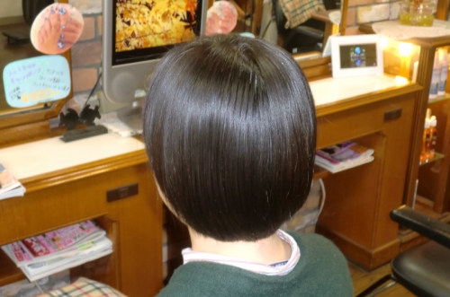 マレーアレナータ縮毛矯正で可愛いうるつやショートヘアスタイル