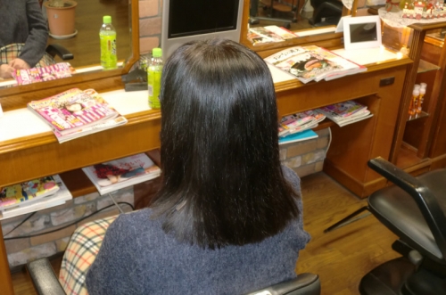 マレーアレナータ縮毛矯正なら、なかっかわのうねりも取れて美しいミディアムのストレートヘアになれる!
